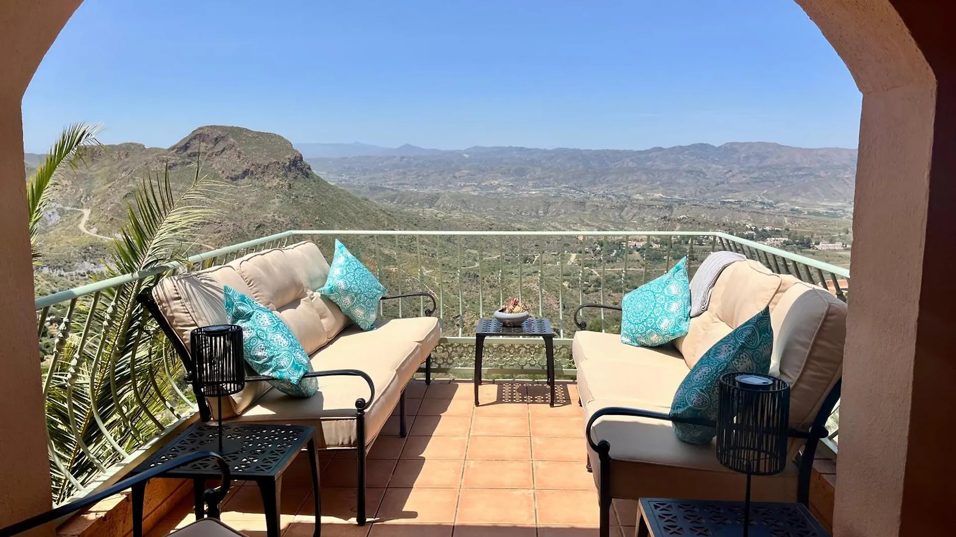 Al Qasr Villa Mountain Retreat In The Heart Of Cortijo Cabrera Turre