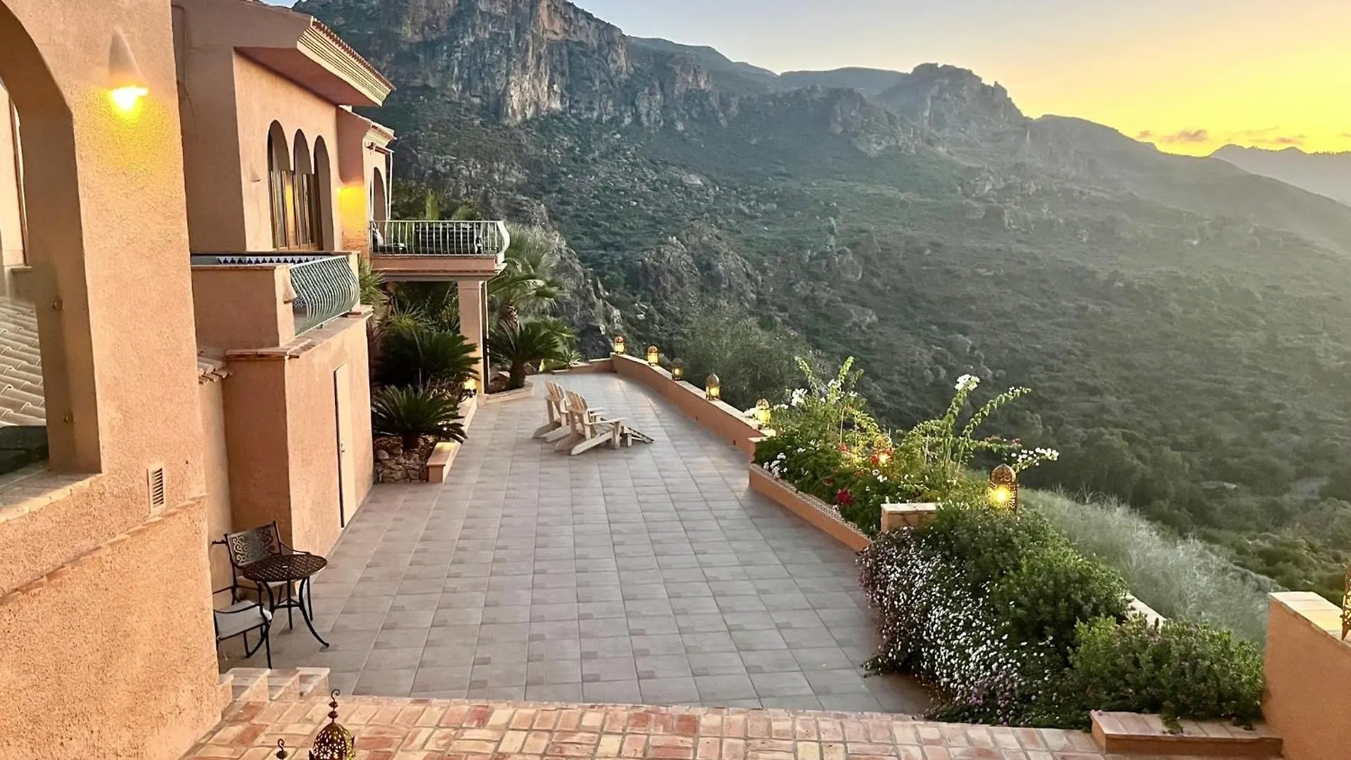 Al Qasr Villa Mountain Retreat In The Heart Of Cortijo Cabrera Turre